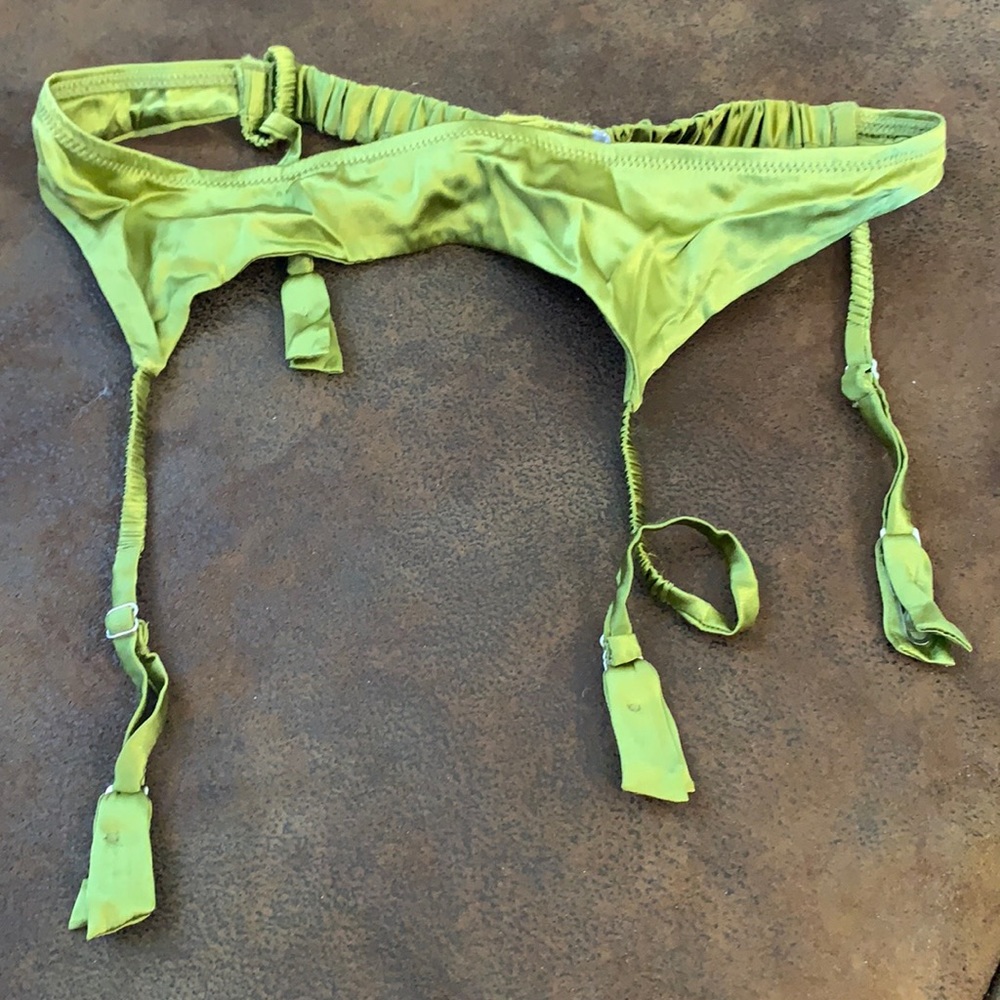 Victoria Secret Garter Belt NWOT S